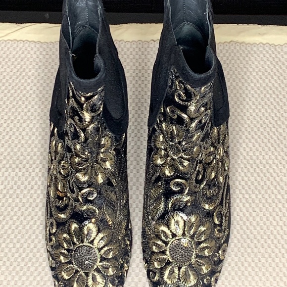 Stuart Weizmann embroidered ankle boot - Picture 1 of 2